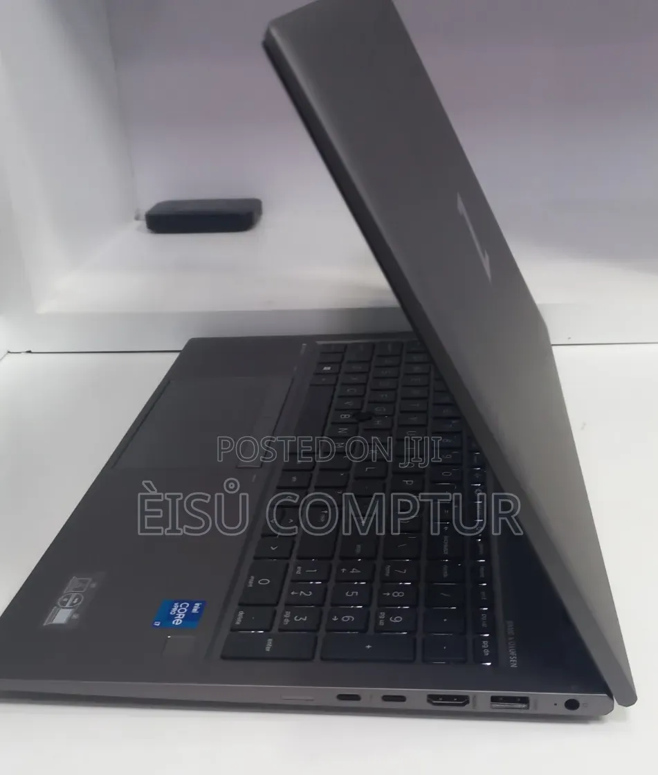 New Laptop HP ZBook Studio G8 16GB Intel Core i7 SSD 512GB