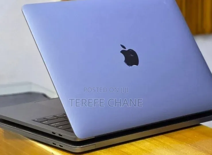 New Laptop Apple MacBook Pro 2019 16GB Intel Core i7 SSD 512GB