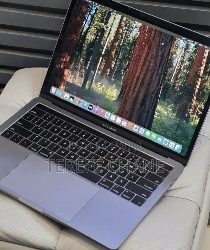 New Laptop Apple MacBook Pro 2019 16GB Intel Core i7 SSD 512GB
