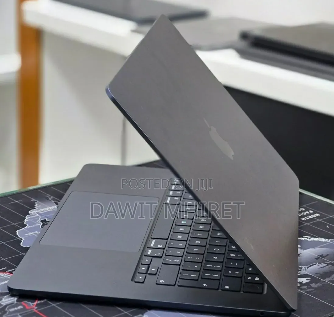 New Laptop Apple MacBook Air 2025 M4 16GB Apple M4 SSD 256GB