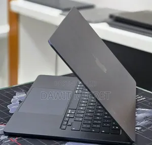 New Laptop Apple MacBook Air 2025 M4 16GB Apple M4 SSD 256GB
