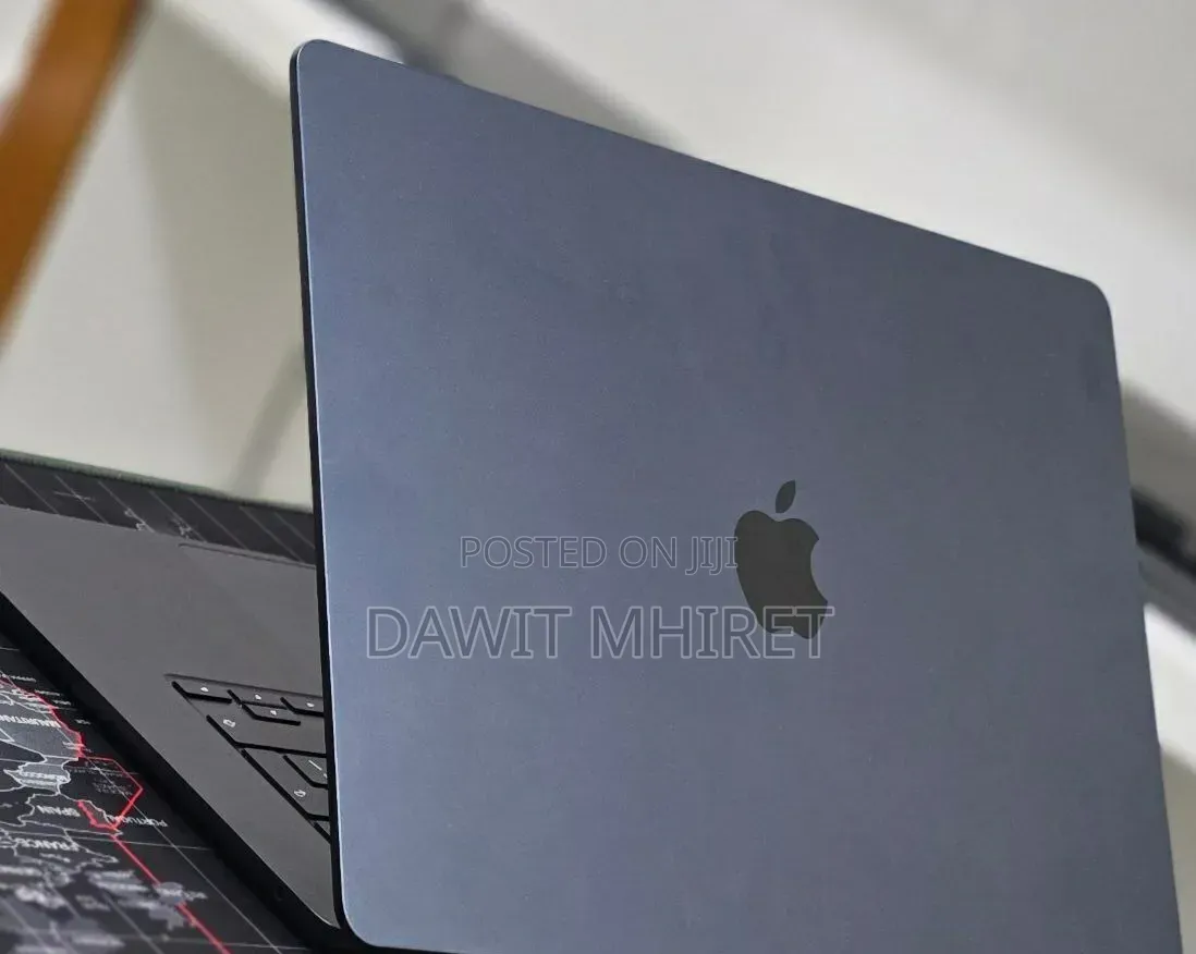 New Laptop Apple MacBook Air 2025 M4 16GB Apple M4 SSD 256GB