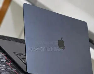 New Laptop Apple MacBook Air 2025 M4 16GB Apple M4 SSD 256GB