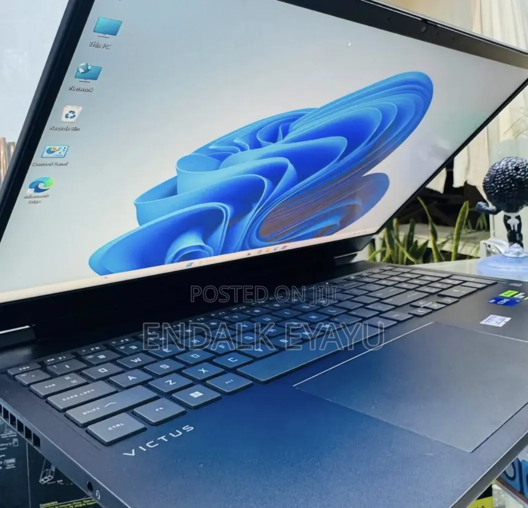 New Laptop HP Victus 16 16GB Intel Core i7 SSD 1T