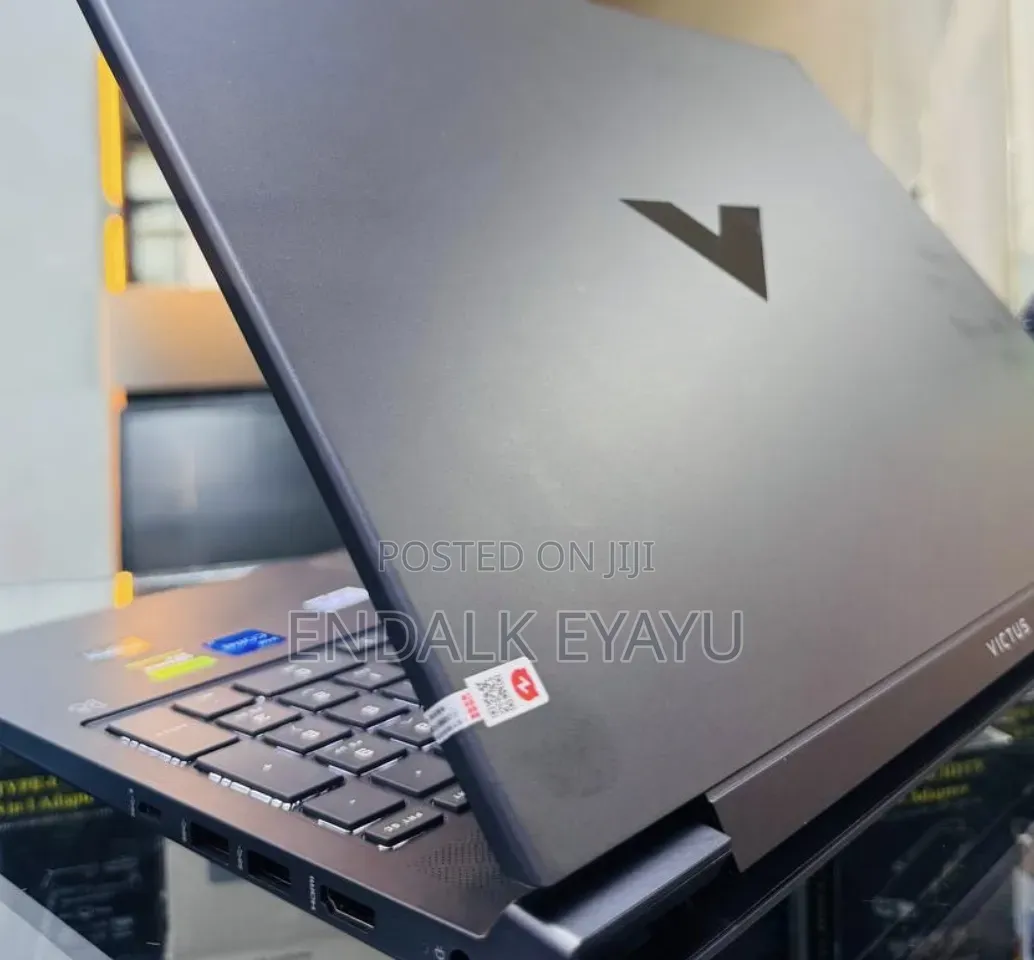 New Laptop HP Victus 16 16GB Intel Core i7 SSD 1T