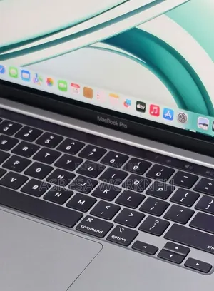 New Laptop Apple MacBook Pro 2022 M2 8GB Apple M2 SSD 256GB