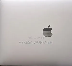 New Laptop Apple MacBook Pro 2022 M2 8GB Apple M2 SSD 256GB