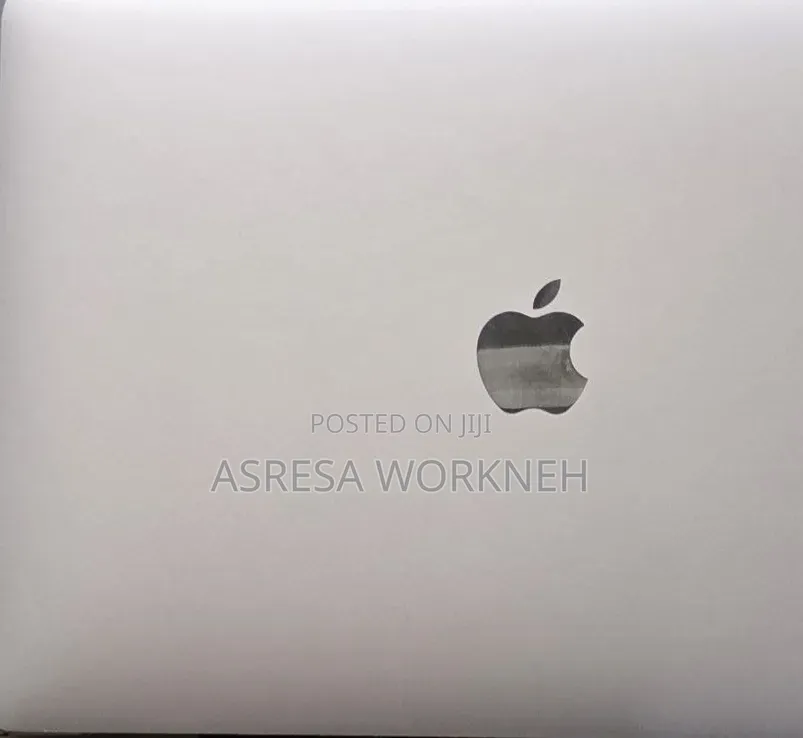 New Laptop Apple MacBook Pro 2022 M2 8GB Apple M2 SSD 256GB