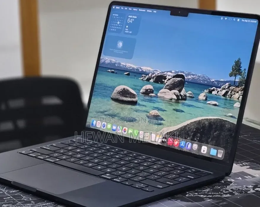 New Laptop Apple MacBook Air 2022 M2 16GB Apple M2 SSD 256GB