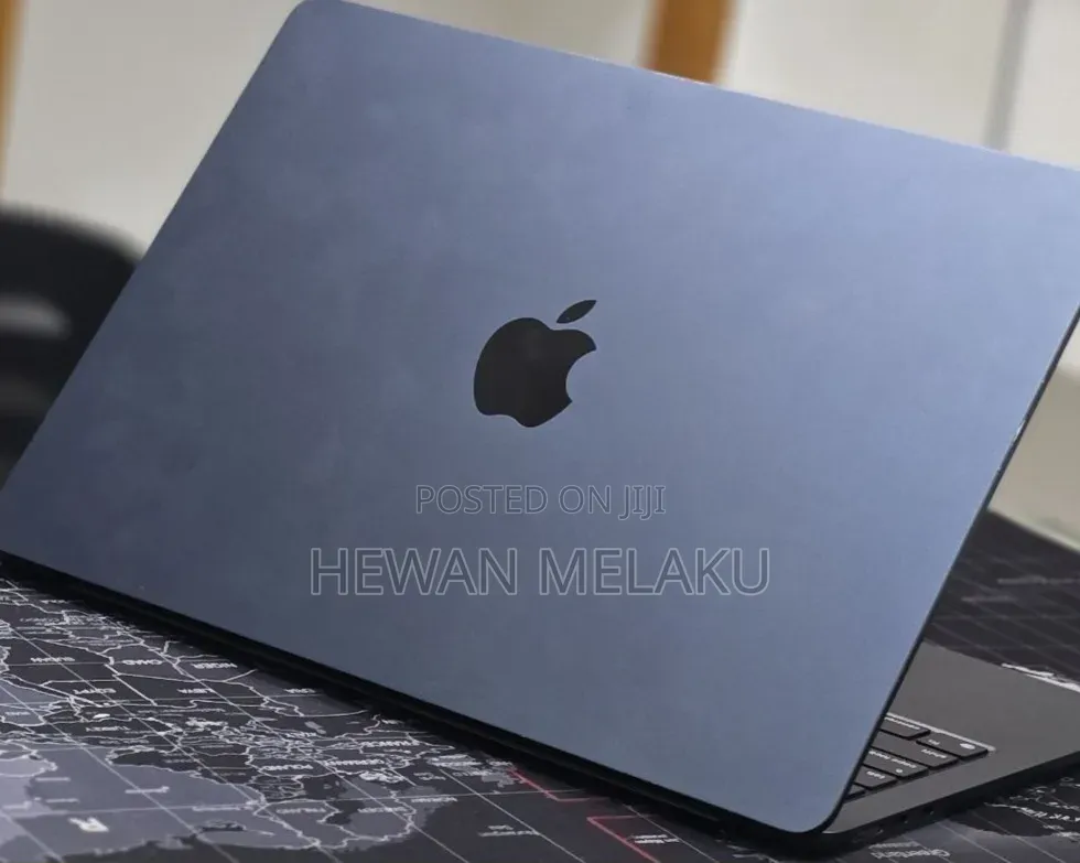 New Laptop Apple MacBook Air 2022 M2 16GB Apple M2 SSD 256GB