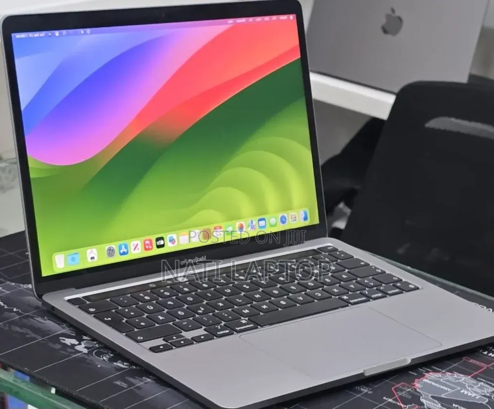 New Laptop Apple MacBook Pro 2021 M1 8GB Apple M1 Pro SSD 256GB