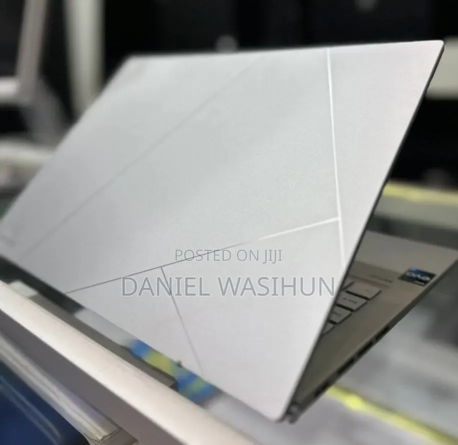 New Laptop Asus Zenbook 14 16GB Intel Core i9 SSD 512GB