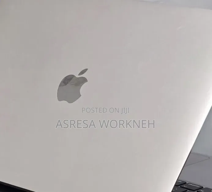 New Laptop Apple MacBook Pro 2020 8GB Apple M1 Pro SSD 512GB