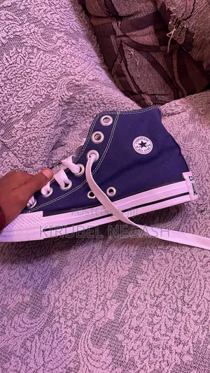 Converse Chuck Taylor All Star High Top Canvas Sneakers – Navy Blue