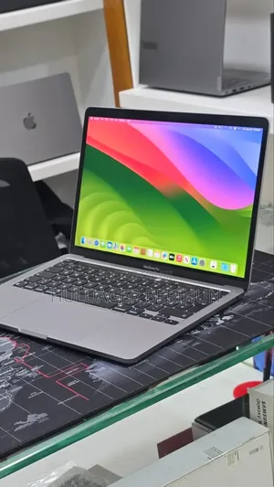 New Laptop Apple MacBook Pro 2020 M1 8GB Apple M1 SSD 256GB