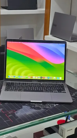 New Laptop Apple MacBook Pro 2020 M1 8GB Apple M1 SSD 256GB