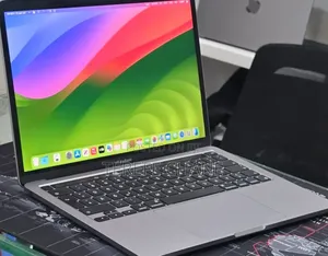 New Laptop Apple MacBook Pro 2020 M1 8GB Apple M1 Pro SSD 256GB