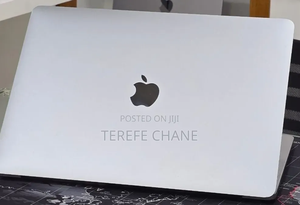 New Laptop Apple MacBook Pro 2020 M1 8GB Apple M1 Pro SSD 256GB