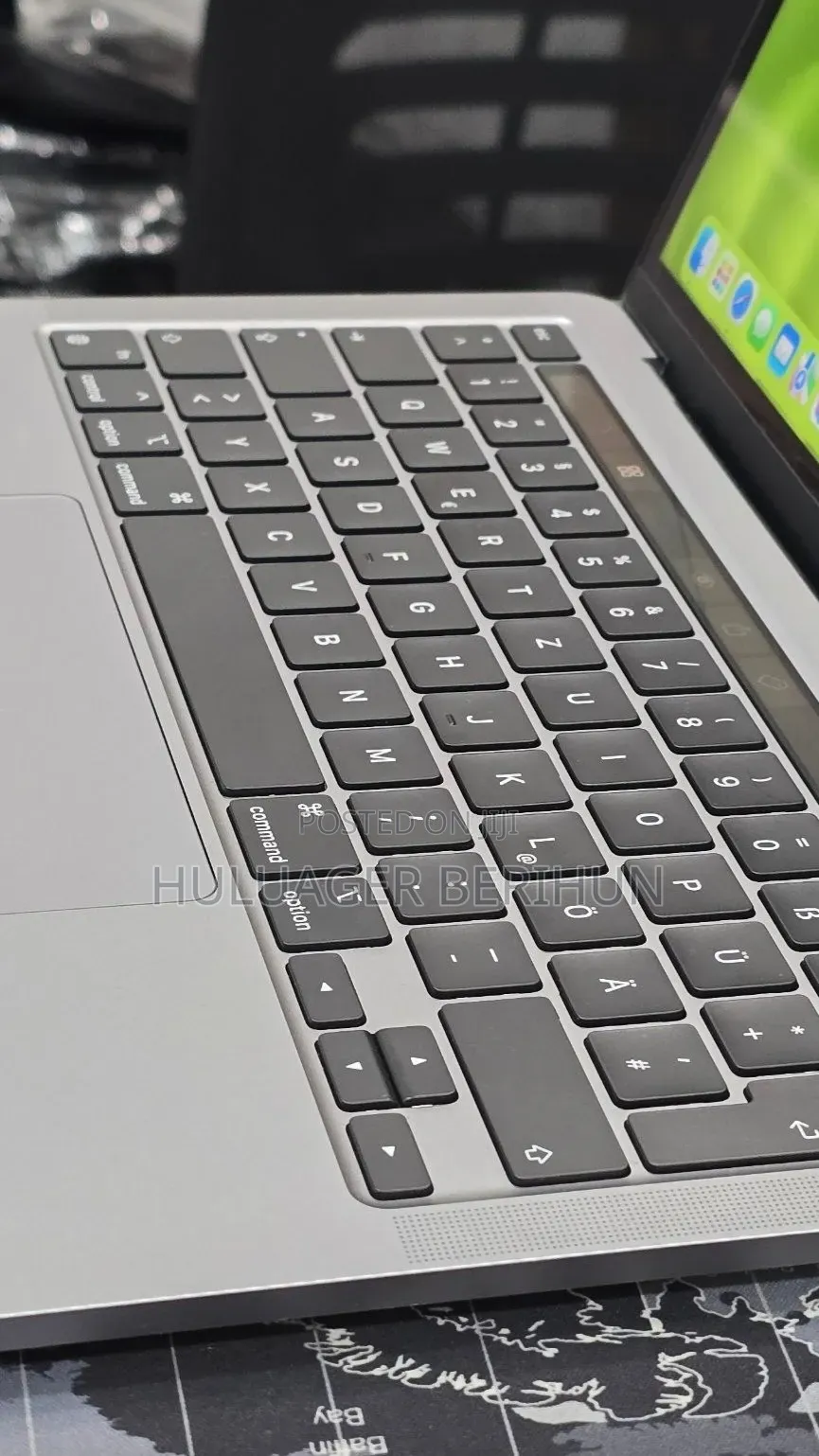 New Laptop Apple MacBook Pro 2020 M1 8GB Apple M1 SSD 256GB