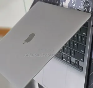 New Laptop Apple MacBook Air 2022 M2 16GB Intel Core i7 SSD 512GB