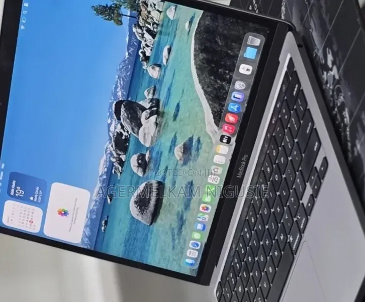 New Laptop Apple MacBook Air 2022 M2 16GB Intel Core i7 SSD 512GB