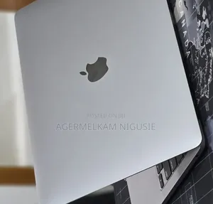 New Laptop Apple MacBook Air 2022 M2 16GB Intel Core i7 SSD 512GB