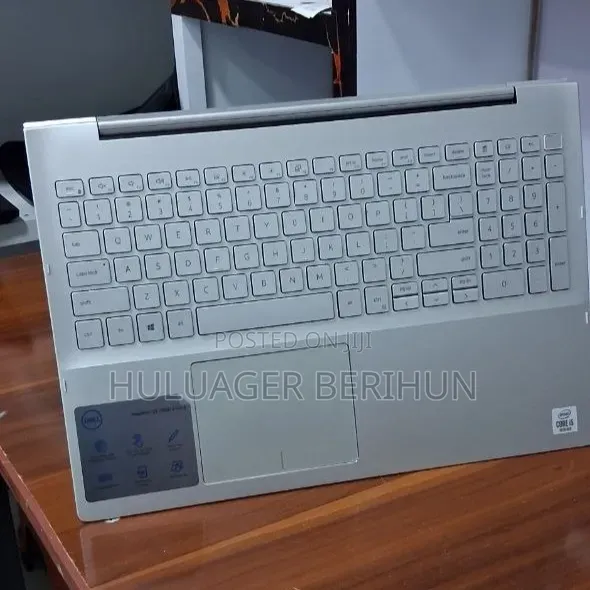 New Laptop Dell Inspiron 15 8GB Intel Core i5 SSD 256GB
