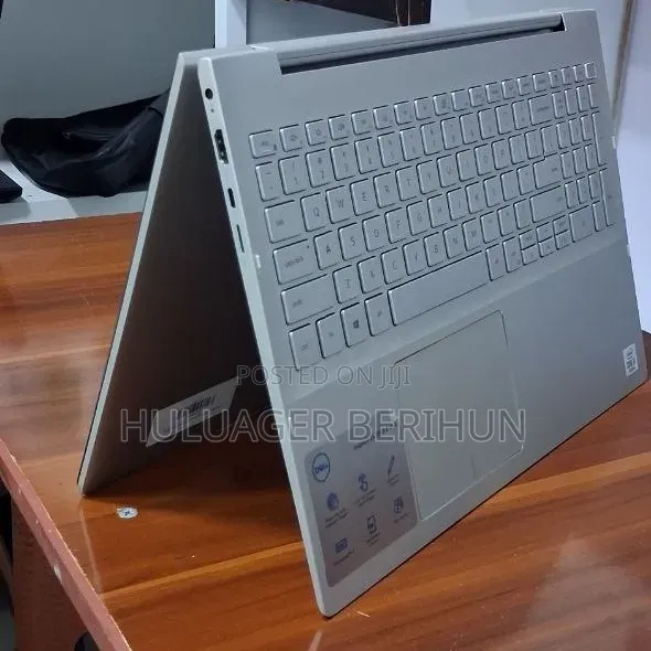 New Laptop Dell Inspiron 15 8GB Intel Core i5 SSD 256GB
