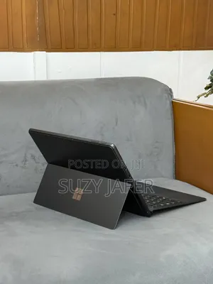 New Laptop Microsoft Surface Pro 9 8GB Intel Core i5 SSD 256GB