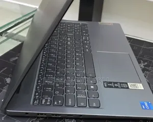 New Laptop Lenovo Ideapad 3 8GB Intel Core i5 SSD 512GB