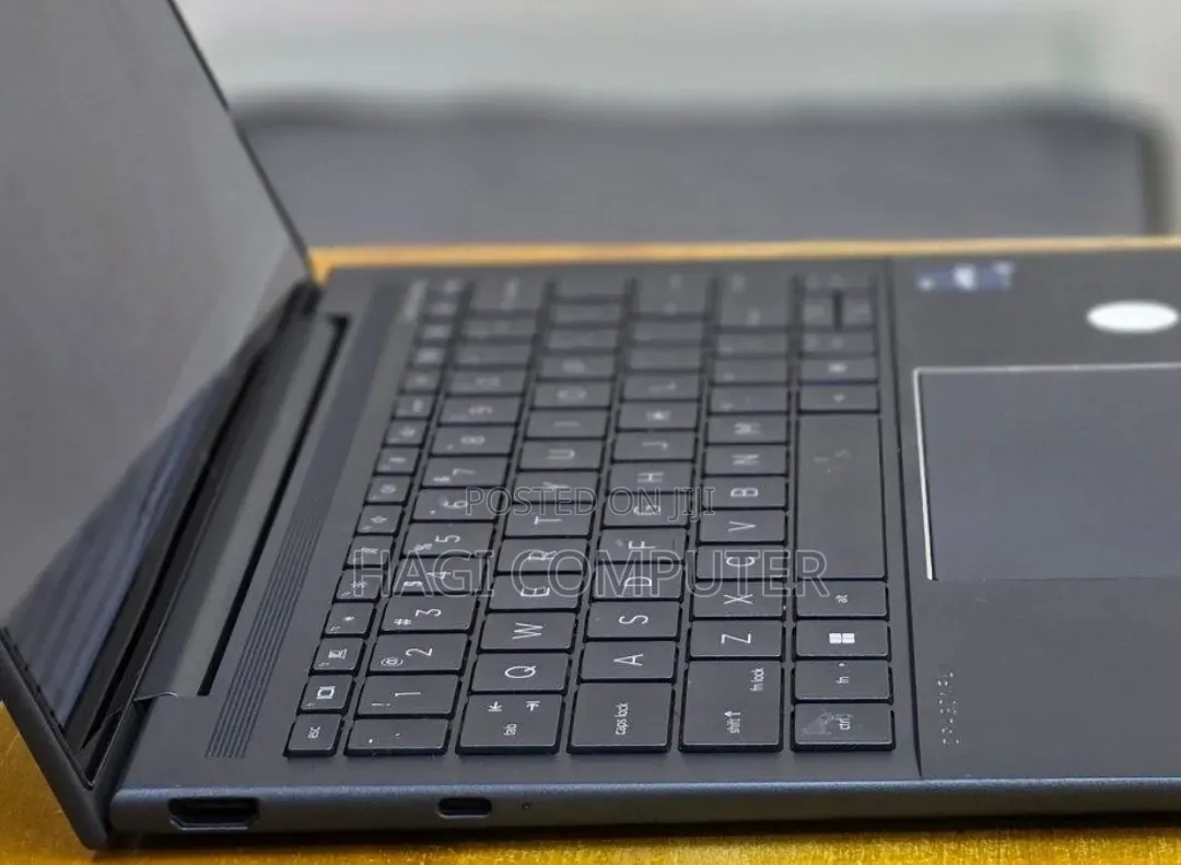 New Laptop HP Dragonfly G3 16GB Intel Core i7 SSD 512GB
