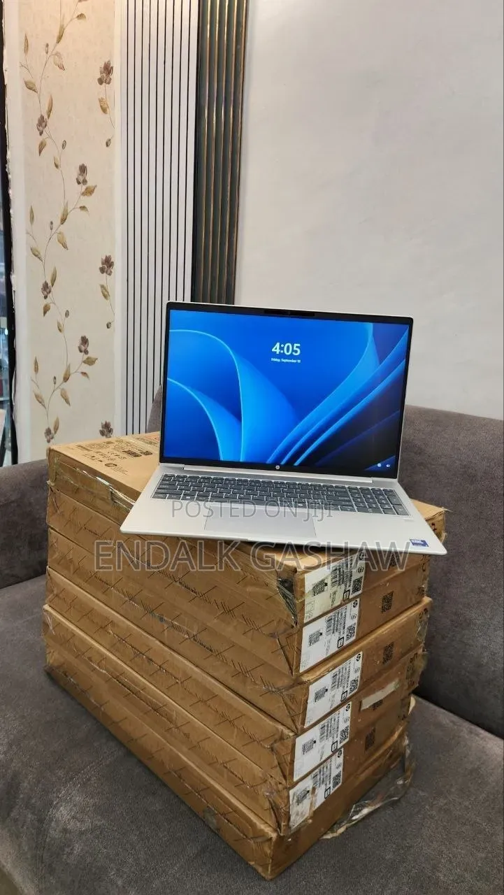 New Laptop HP ProBook 460 G11 16GB Intel Core Ultra 7 SSD 512GB