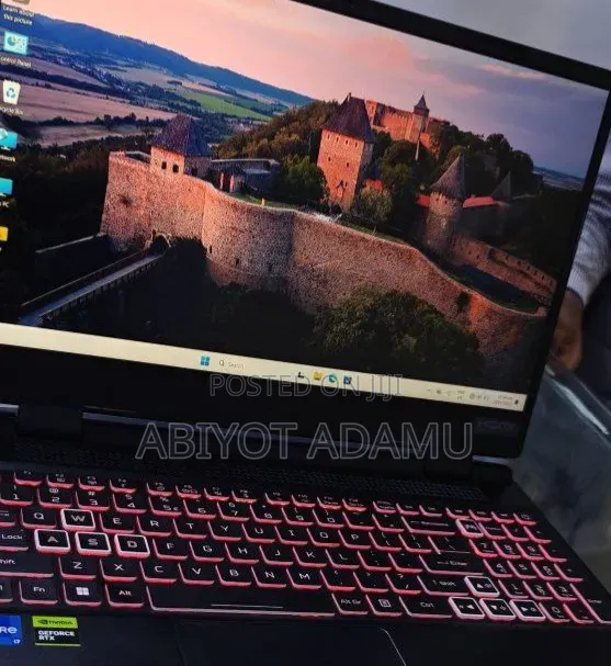 New Laptop Acer Nitro V 15 16GB Intel Core i7 SSD 512GB