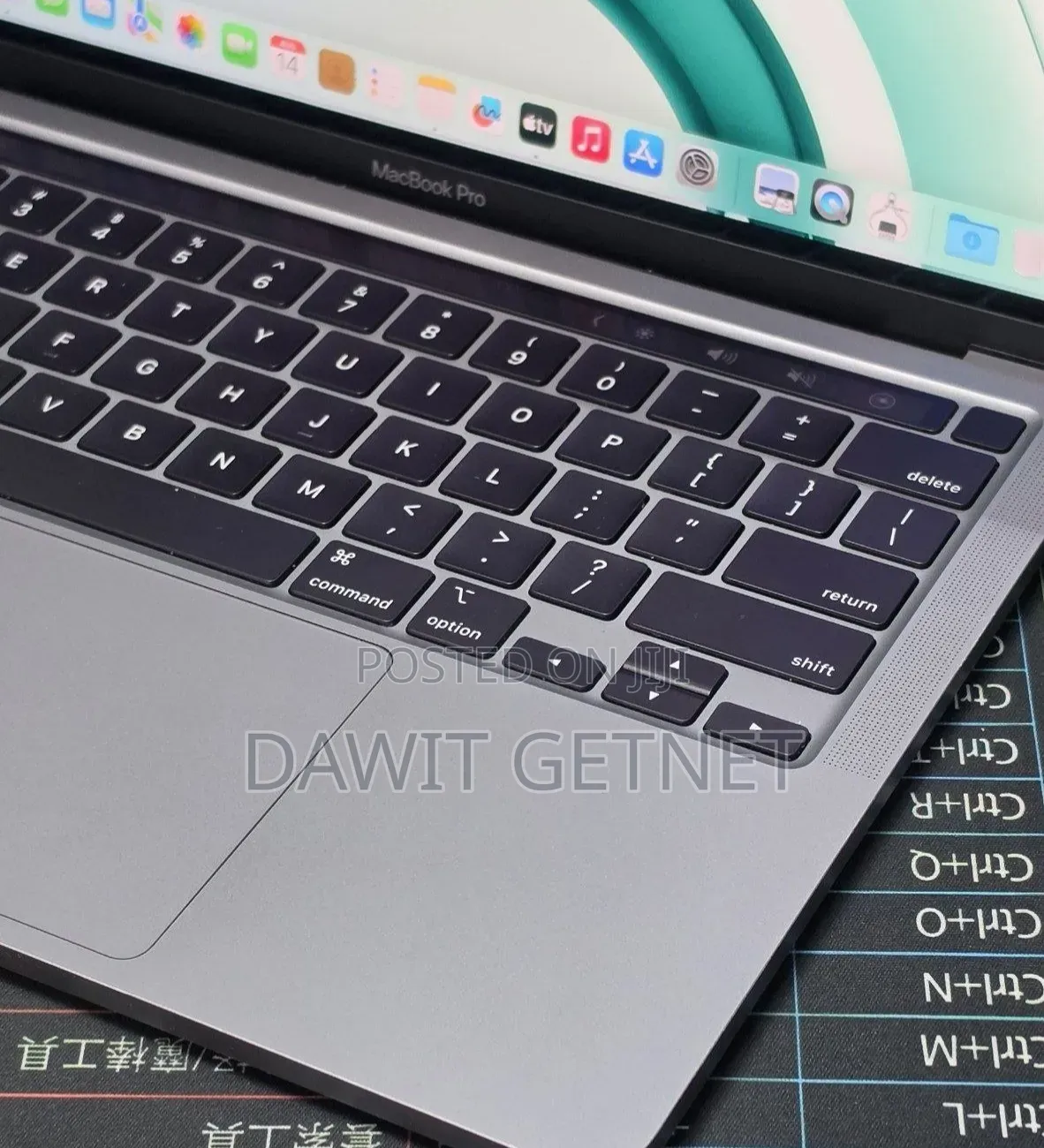 New Laptop Apple MacBook Pro 2022 M2 8GB Apple M2 SSD 256GB