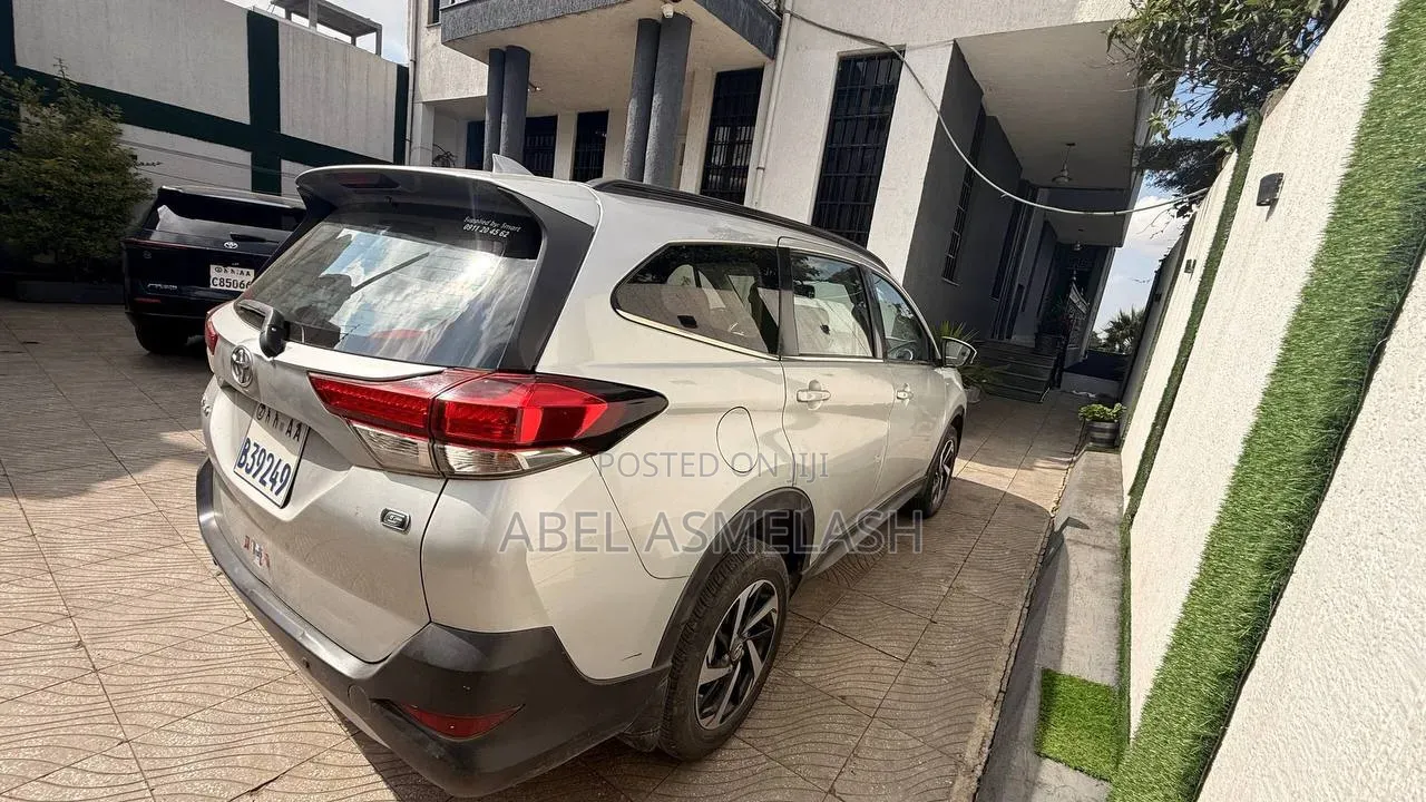Toyota Rush 2020 Gray