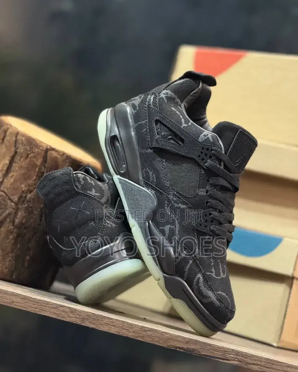 Nike Air Jordan 4 Retro X KAWS 'Black/Gray