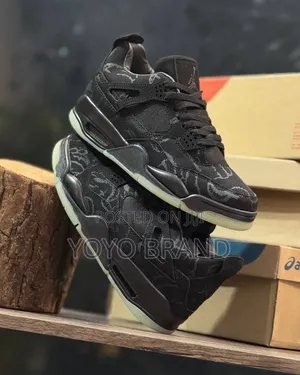 Nike Air Jordan 4 Retro X KAWS 'Black/Gray