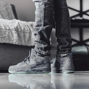 Nike Air Jordan 4 Retro X KAWS 'Cool Grey'