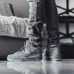 Nike Air Jordan 4 Retro X KAWS 'Cool Grey'