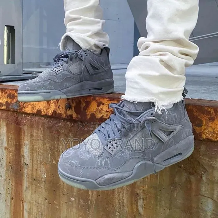 Nike Air Jordan 4 Retro X KAWS 'Cool Grey'