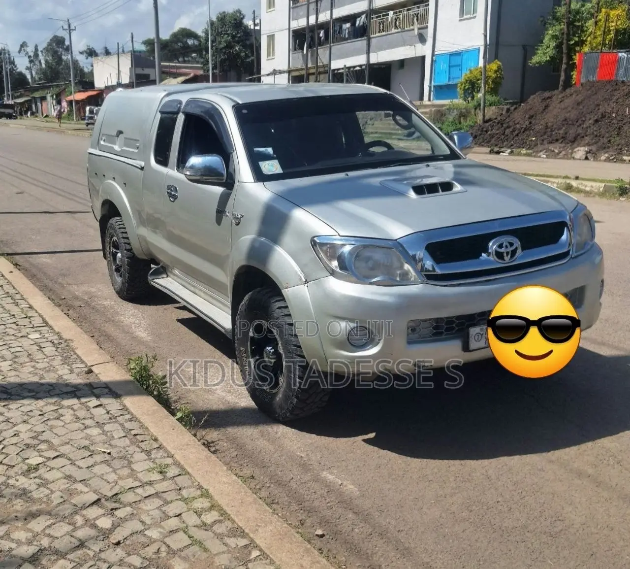 Toyota Hilux 2.5 D-4D 4X4 SRX 2011 Silver