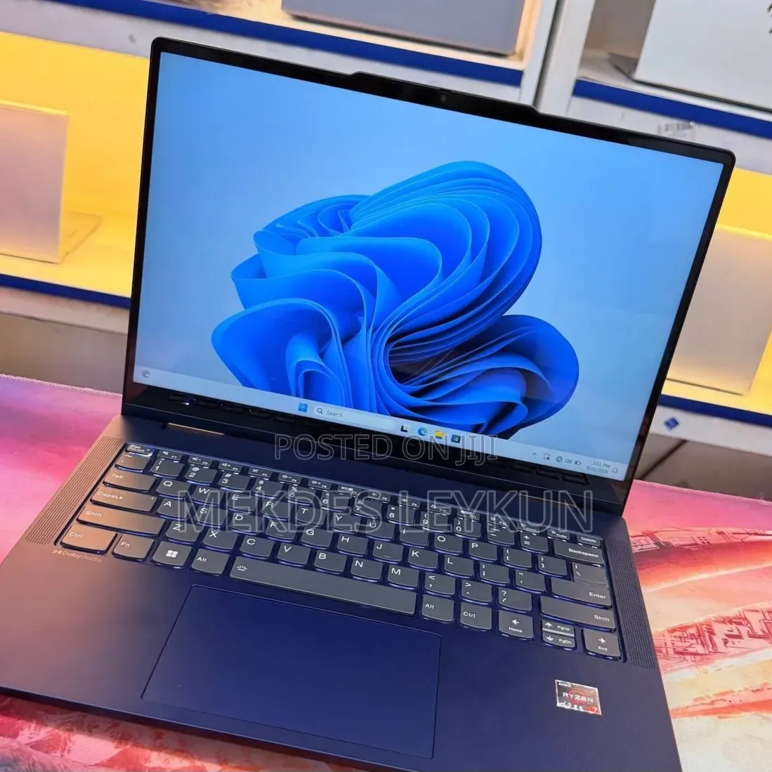 New Laptop Lenovo Yoga 7i 16GB Intel Core i7 SSD 512GB
