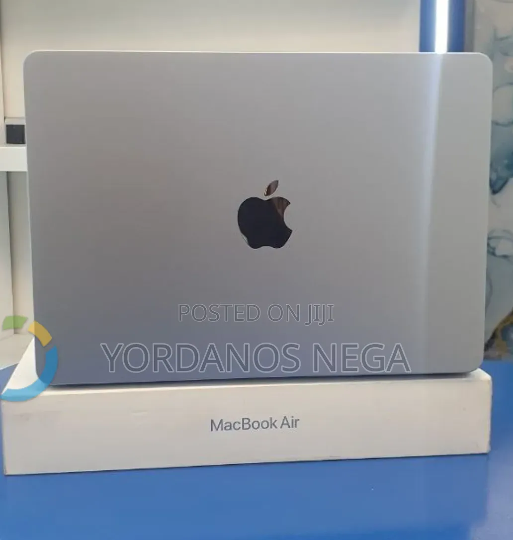 New Laptop Apple MacBook Air 2025 M4 16GB Apple M4 SSD 512GB