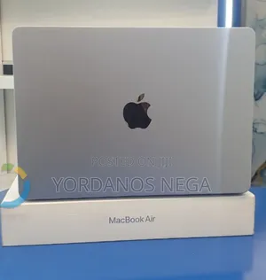New Laptop Apple MacBook Air 2025 M4 16GB Apple M4 SSD 512GB
