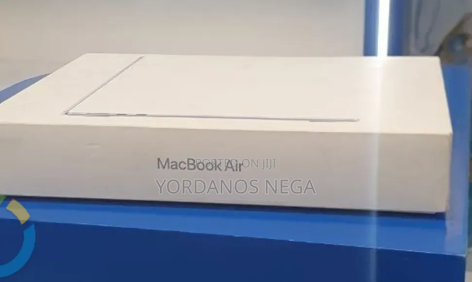 New Laptop Apple MacBook Air 2025 M4 16GB Apple M4 SSD 512GB