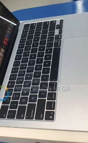 New Laptop Apple MacBook Air 2025 M4 16GB Apple M4 SSD 512GB