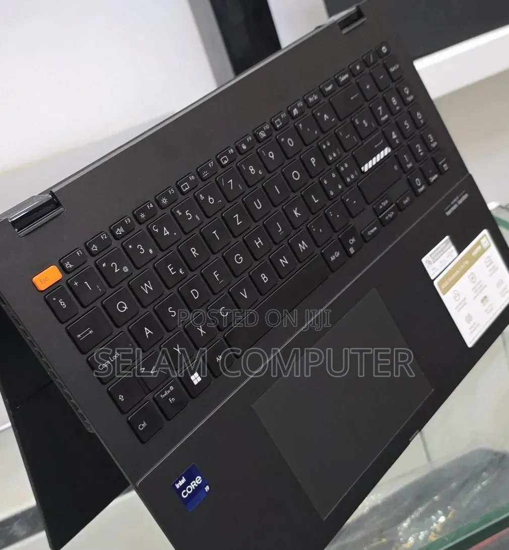 New Laptop Asus VivoBook 15 X505BA 16GB Intel Core i9 SSD 1T