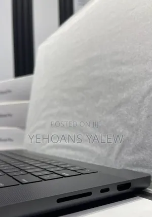 New Laptop Apple MacBook Pro 2024 M4 Max 48GB Apple M4 Max SSD 2T