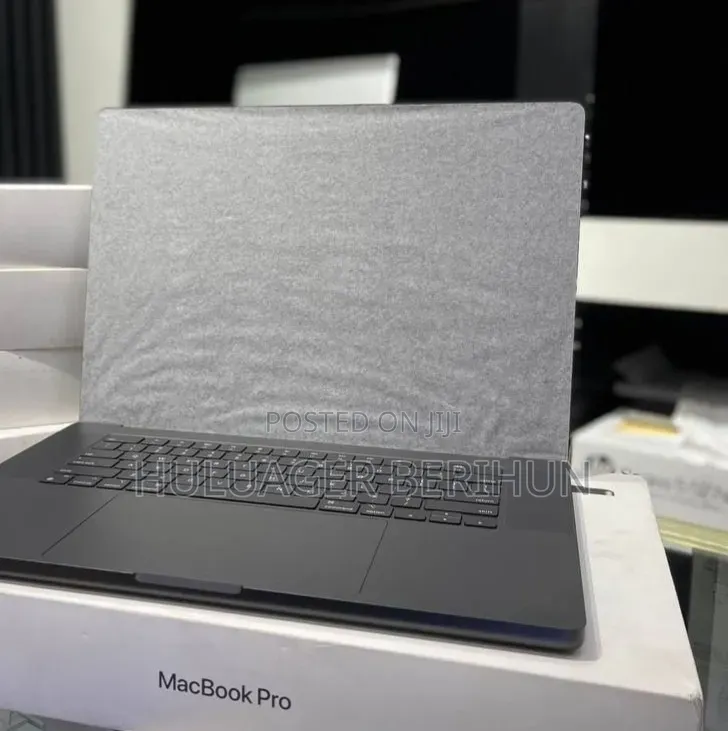 New Laptop Apple MacBook Pro 2024 M4 Max 48GB Apple M4 Max SSD 2T