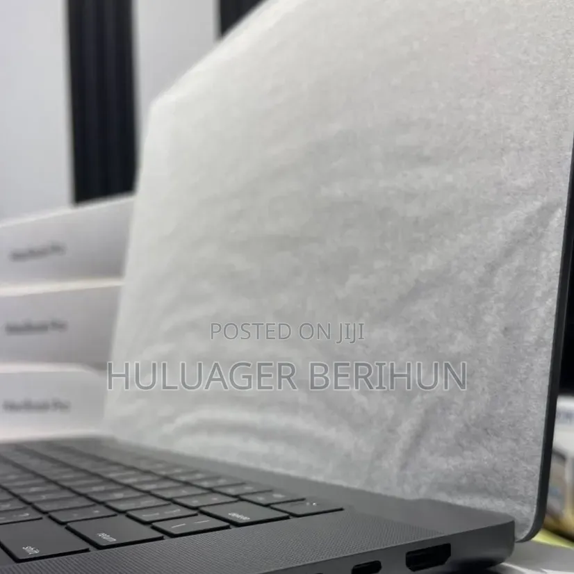 New Laptop Apple MacBook Pro 2024 M4 Max 48GB Apple M4 Max SSD 2T